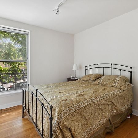 Wrigleyville Home Away From Home! 5 Mins From Downtown! Steps From Lake!! Cozy! Chicago Exterior foto